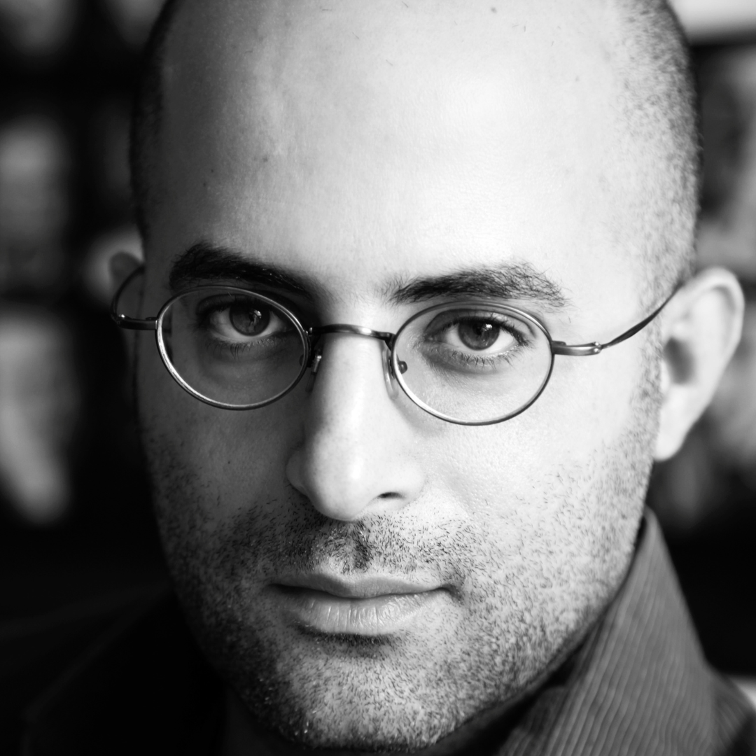 Asaf Hanuka headshot