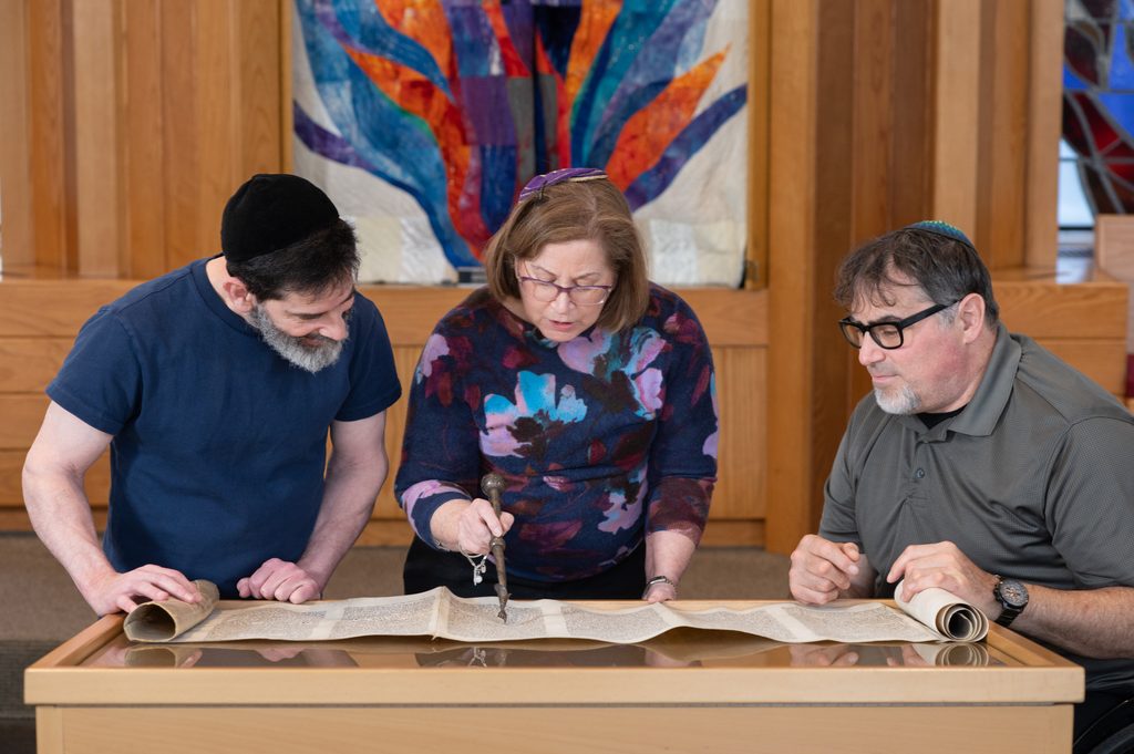 MARL reading Torah during minha.